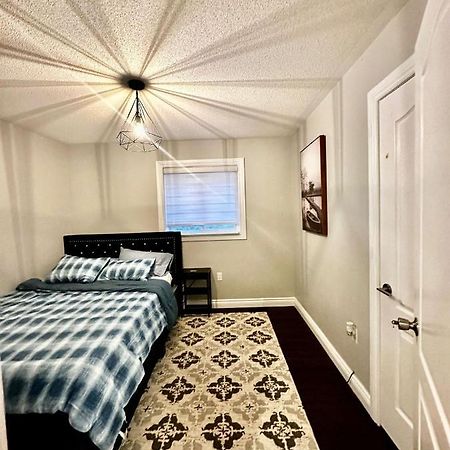 Deluxe Double Room Ii- Hazel Stays Mississauga Ngoại thất bức ảnh