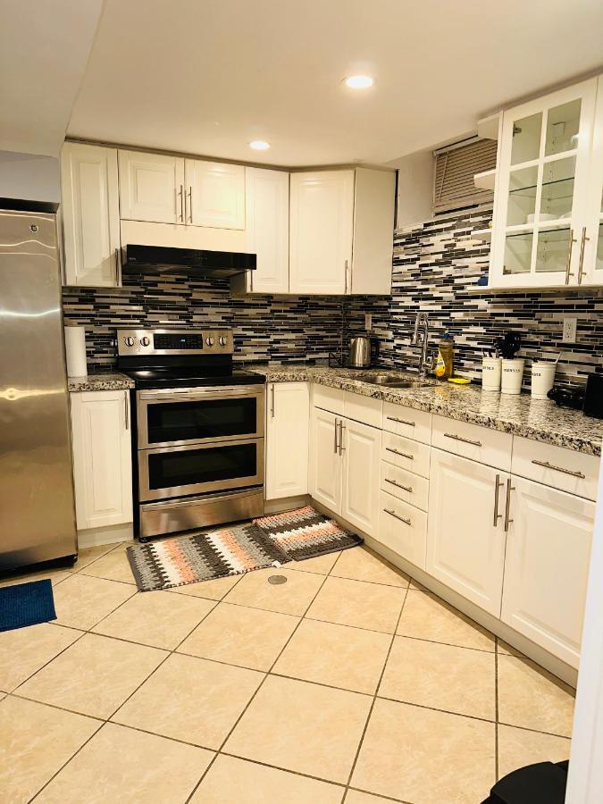 Deluxe Double Room Ii- Hazel Stays Mississauga Ngoại thất bức ảnh
