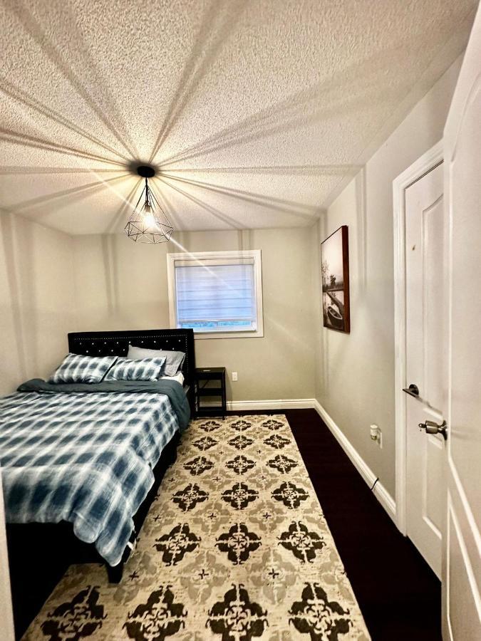 Deluxe Double Room Ii- Hazel Stays Mississauga Ngoại thất bức ảnh